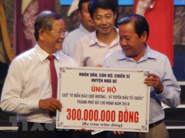 Recaudan dos millones de dólares a favor del mar e islas de Vietnam ảnh 1