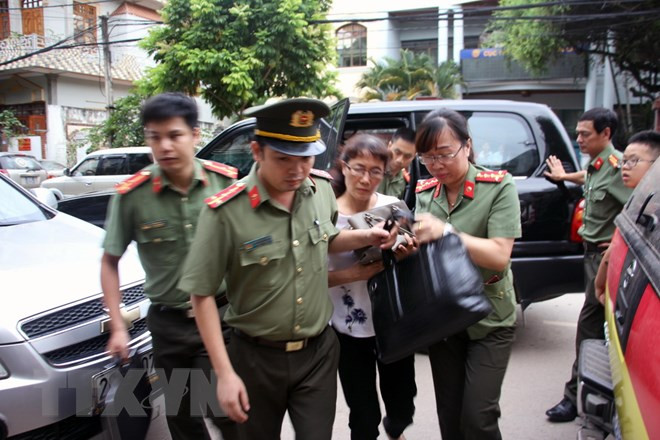 Vietnam detiene a tres individuos por vínculos con fraude en examen de bachillerato ảnh 1 Vietnam detiene a tres individuos por vínculos con fraude en examen de bachillerato ảnh 1