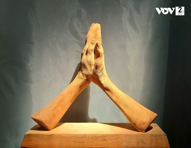 Exposición “Ontología” rinde homenaje a mujeres vietnamitas e italianas ảnh 3