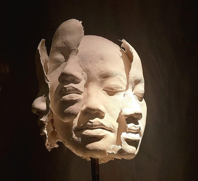 Exposición “Ontología” rinde homenaje a mujeres vietnamitas e italianas ảnh 2