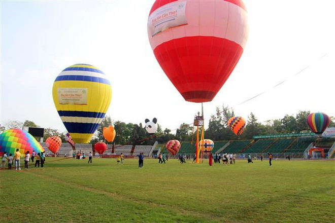 Ciudad vietnamita busca estimular turismo con festival de globos aerostáticos ảnh 1
