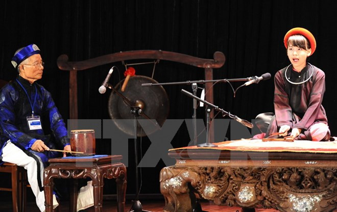 Actuaciones de Ca Tru en barrio antiguo de Hanoi ảnh 1 Actuaciones de Ca Tru en barrio antiguo de Hanoi ảnh 1