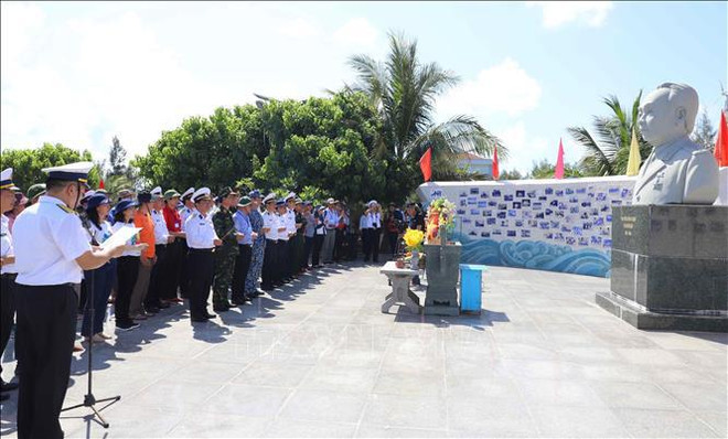 Estatua del general Vo Nguyen Giap en isla de Son Ca ảnh 2 Estatua del general Vo Nguyen Giap en isla de Son Ca ảnh 2