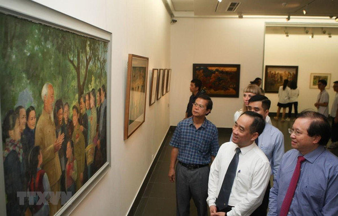 Inauguran exposición sobre el Presidente Ho Chi Minh ảnh 1 Inauguran exposición sobre el Presidente Ho Chi Minh ảnh 1