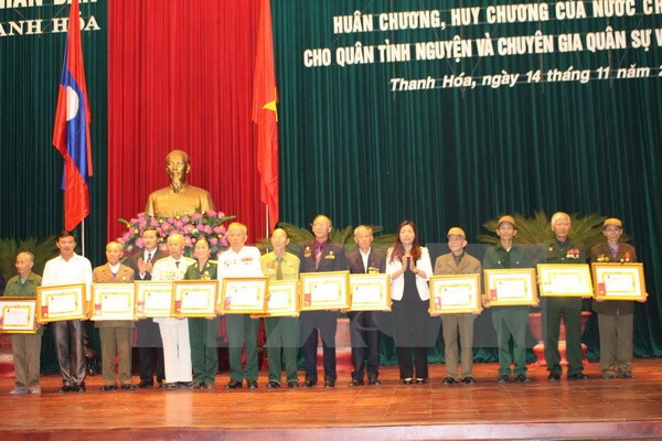 Laos otorga distinciones a excombatientes voluntarios vietnamitas ảnh 1 Laos otorga distinciones a excombatientes voluntarios vietnamitas ảnh 1