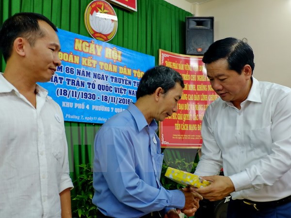 Dirigente partidista de Ciudad Ho Chi Minh asiste a fiesta de unidad nacional ảnh 1 Dirigente partidista de Ciudad Ho Chi Minh asiste a fiesta de unidad nacional ảnh 1