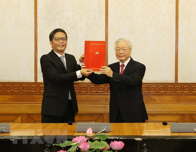 Designan dos altos dirigentes del Partido Comunista de Vietnam ảnh 2 Designan dos altos dirigentes del Partido Comunista de Vietnam ảnh 2