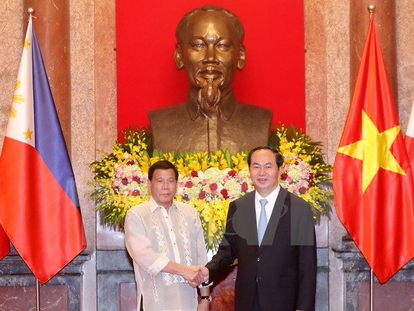 Presidente de Vietnam dialoga con homólogo de Filipinas ảnh 1 Presidente de Vietnam dialoga con homólogo de Filipinas ảnh 1