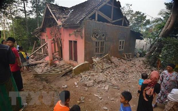 Terremoto de magnitud 6,9 deja cinco muertos en Indonesia ảnh 1