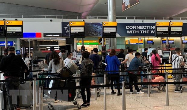 Continúa Vietnam repatriación de ciudadanos desde países europeos ảnh 1