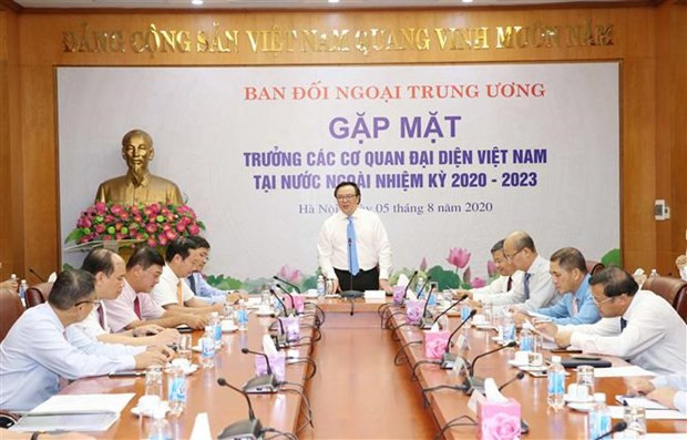 Dirigente partidista vietnamita pide mayor desempeño de misiones representativas del país en extranjero ảnh 1 Dirigente partidista vietnamita pide mayor desempeño de misiones representativas del país en extranjero ảnh 1