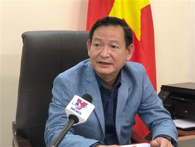 Misión diplomática de Vietnam apoya a ciudadanos afectados en la explosión en Beirut ảnh 1