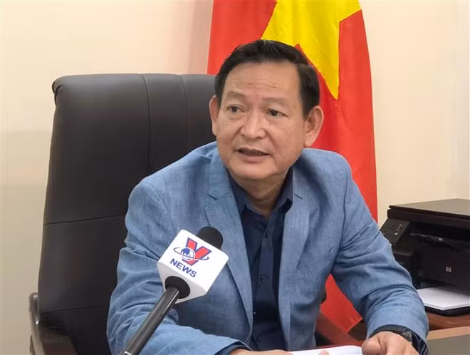 Misión diplomática de Vietnam apoya a ciudadanos afectados en la explosión en Beirut ảnh 1 Misión diplomática de Vietnam apoya a ciudadanos afectados en la explosión en Beirut ảnh 1