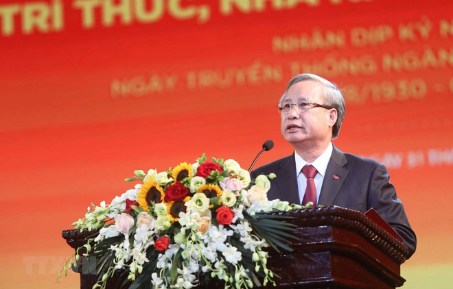 Promueve Vietnam papel de intelectuales, científicos y artistas en desarrollo nacional ảnh 1 Promueve Vietnam papel de intelectuales, científicos y artistas en desarrollo nacional ảnh 1