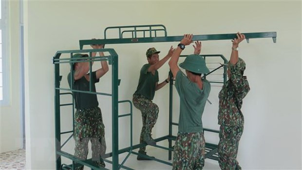 Soldados en la primera línea de combate contra el COVID-19 en Vietnam ảnh 1