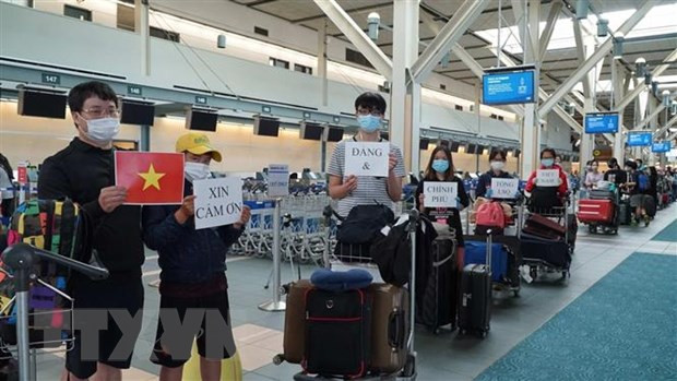 COVID-19: repatriados 313 vietnamitas de Corea del Sur ảnh 1 COVID-19: repatriados 313 vietnamitas de Corea del Sur ảnh 1