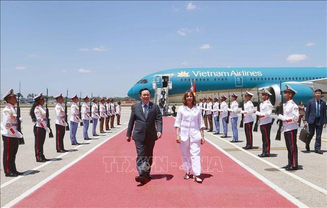 Presidente parlamentario de Vietnam inicia visita oficial a Cuba ảnh 1 Presidente parlamentario de Vietnam inicia visita oficial a Cuba ảnh 1