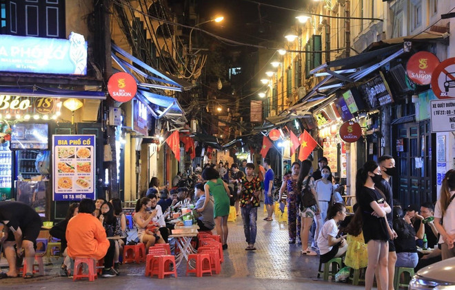 Hanoi promueve ocio nocturno para dinamizar el turismo local ảnh 1  Hanoi promueve ocio nocturno para dinamizar el turismo local ảnh 1
