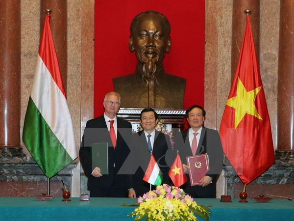 Vietnam y Hungría firman acuerdo sobre Asistencia jurídica mutua en asuntos penales ảnh 1 Vietnam y Hungría firman acuerdo sobre Asistencia jurídica mutua en asuntos penales ảnh 1
