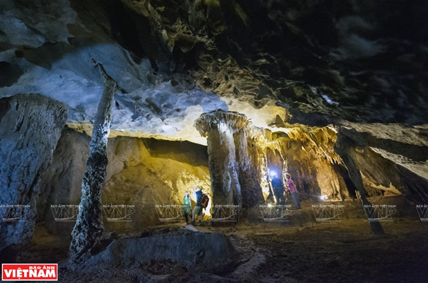 Una experiencia por la cueva Thien Duong en la provincia vietnamita de Quang Binh ảnh 7
