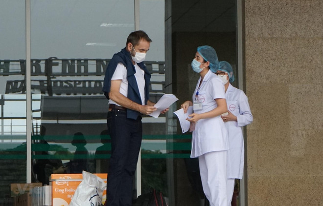 Diplomático francés comparte experiencias de tratamiento del COVID-19 en Vietnam ảnh 1 Diplomático francés comparte experiencias de tratamiento del COVID-19 en Vietnam ảnh 1