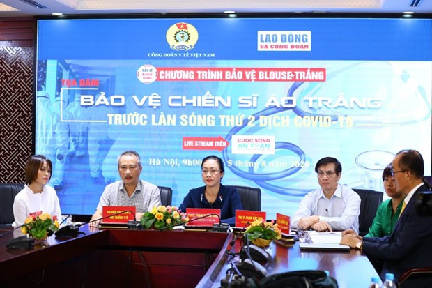 Protegen a "combatientes de bata blanca" ante segunda ola de epidemia de COVID-19 ảnh 3