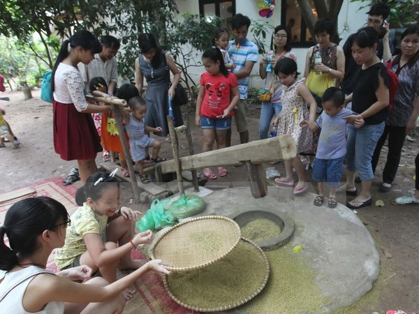 En Hanoi amplias actividades en saludo al Día Internacional del Niño ảnh 1