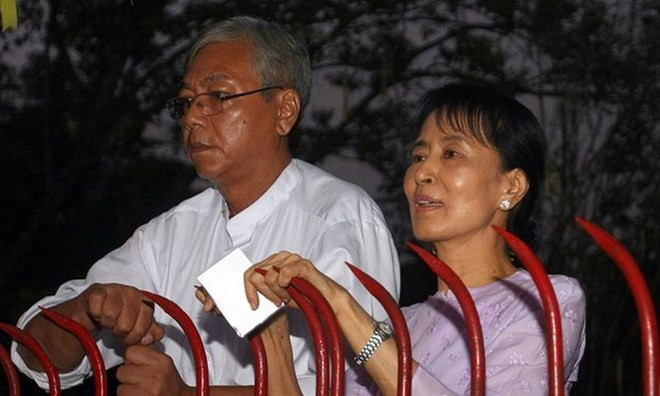 Myanmar: San Suu Kyi propone a su amigo Htin Kyaw para carrera presidencial ảnh 1 Myanmar: San Suu Kyi propone a su amigo Htin Kyaw para carrera presidencial ảnh 1