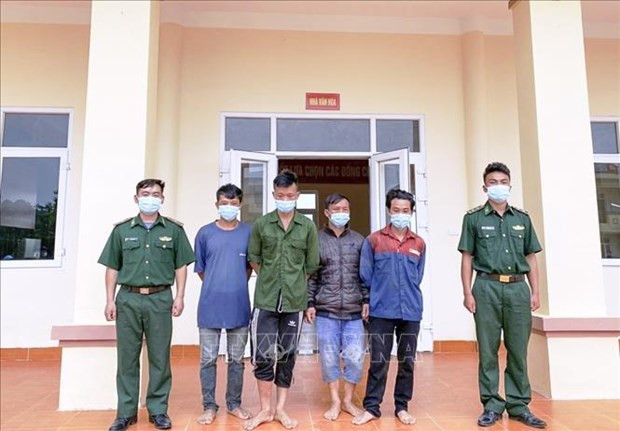 Detienen a cuatro personas en Vietnam por cruzar ilegalmente la frontera ảnh 1