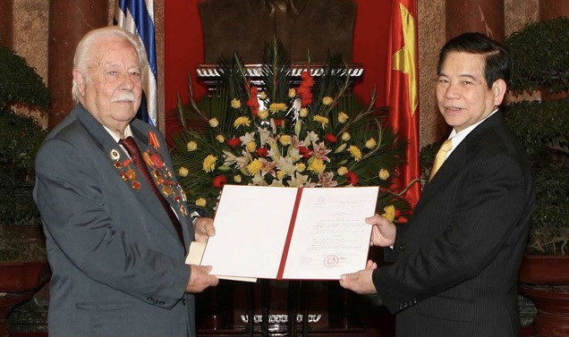 Partido Comunista de Vietnam expresa condolencias por fallecimiento de Kostas Sarantidis ảnh 1 Partido Comunista de Vietnam expresa condolencias por fallecimiento de Kostas Sarantidis ảnh 1