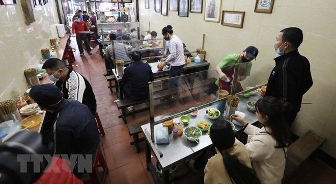 Hanoi reabre hoy servicios en peluquería y restaurantes ảnh 1 Hanoi reabre hoy servicios en peluquería y restaurantes ảnh 1