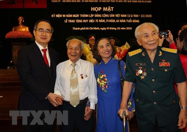 Celebran en Ciudad Ho Chi Minh 90 aniversario de fundación del Partido Comunista de Vietnam ảnh 1 Celebran en Ciudad Ho Chi Minh 90 aniversario de fundación del Partido Comunista de Vietnam ảnh 1