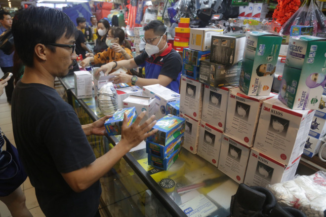 Precios de mascarillas en Yakarta suben abruptamente por nCoV ảnh 1 Precios de mascarillas en Yakarta suben abruptamente por nCoV ảnh 1