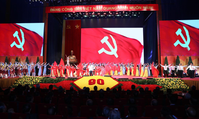 Espectáculos artísticos marcan nueve décadas de fundación del Partido Comunista de Vietnam ảnh 1 Espectáculos artísticos marcan nueve décadas de fundación del Partido Comunista de Vietnam ảnh 1