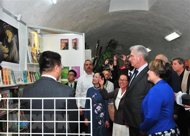 Presencia presidente de Cuba inauguración de pabellón vietnamita en Feria Internacional del Libro de La Habana ảnh 1 Presencia presidente de Cuba inauguración de pabellón vietnamita en Feria Internacional del Libro de La Habana ảnh 1