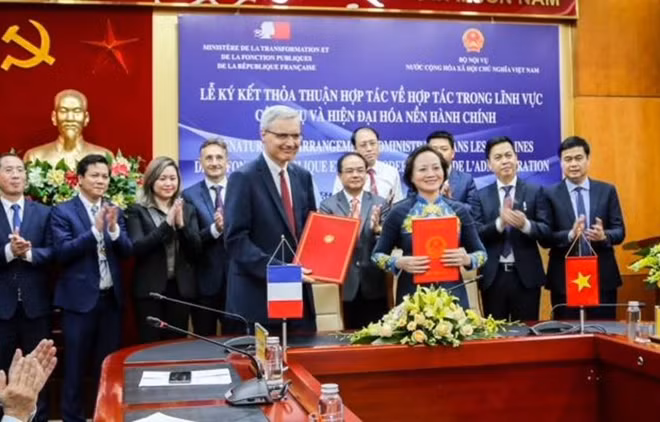 Francia apoyará a Vietnam en modernización de administración pública ảnh 1
