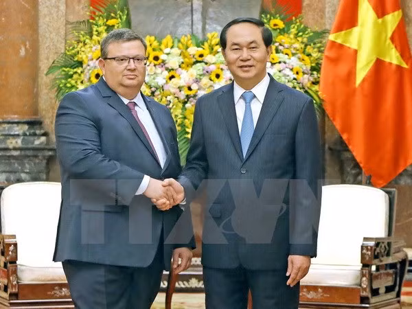 Visita Vietnam fiscal general de Bulgaria ảnh 1