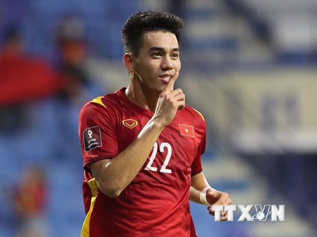 Nombran a delantero vietnamita mejor jugador de octubre en eliminatorias de Copa Mundial 2022 ảnh 2