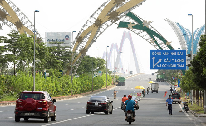 Hanoi facilita circulación de personas y vehículos en puntos de control epidémico ảnh 1 Hanoi facilita circulación de personas y vehículos en puntos de control epidémico ảnh 1