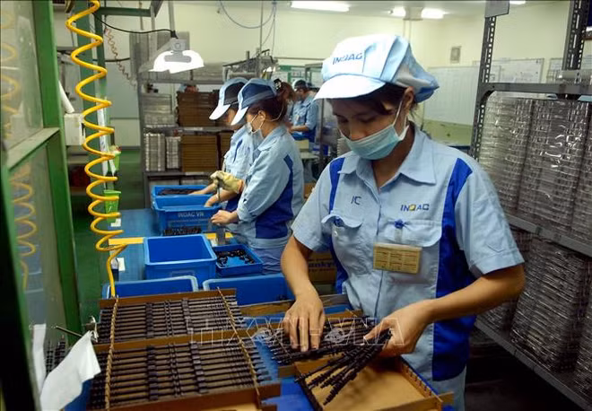 Autoridades de Hanoi mantendrán diálogo con empresas de inversión extranjera ảnh 1