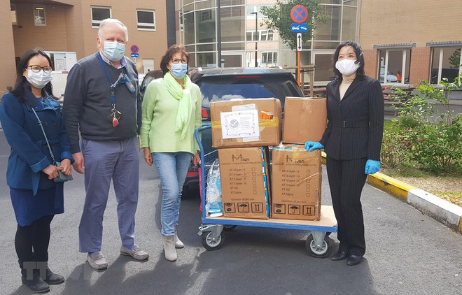 Ciudadana vietnamita brinda aportes a la lucha contra COVID -19 en Bélgica ảnh 1 Ciudadana vietnamita brinda aportes a la lucha contra COVID -19 en Bélgica ảnh 1