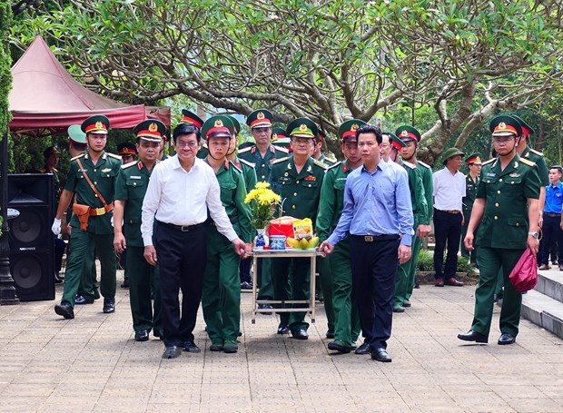 Celebra Vietnam acto de entierro de mártires caídos por defensa de frontera nacional ảnh 1 Celebra Vietnam acto de entierro de mártires caídos por defensa de frontera nacional ảnh 1