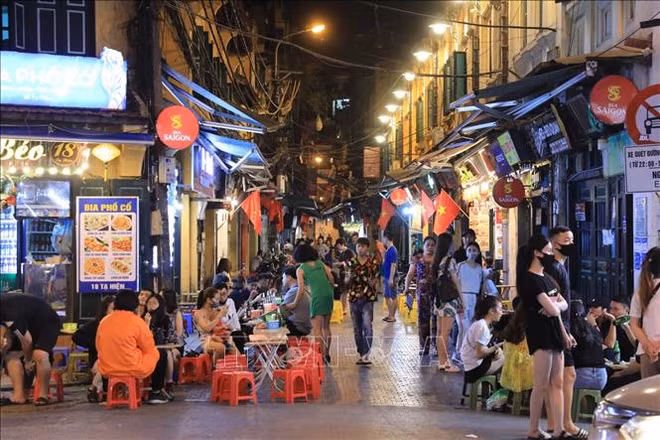 CNN: Vietnam empieza su vuelta gradual a la normalidad ảnh 1 CNN: Vietnam empieza su vuelta gradual a la normalidad ảnh 1
