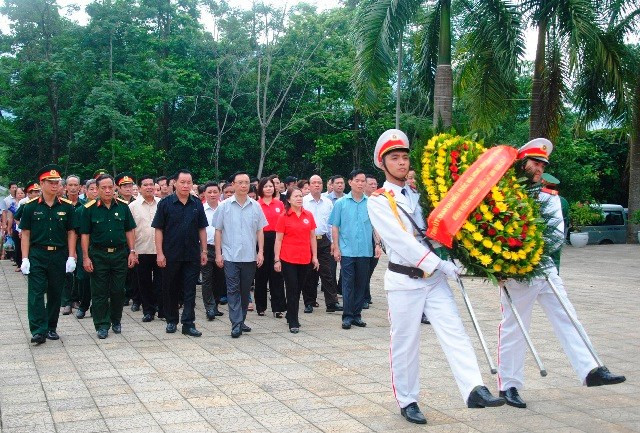 Rinden homenaje en Vietnam a mártires caídos por la independencia ảnh 1 Rinden homenaje en Vietnam a mártires caídos por la independencia ảnh 1