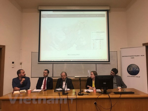 La UE se opone a la construcción de islas artificiales en el Mar del Este, afirman estudiosos polacos ảnh 1 La UE se opone a la construcción de islas artificiales en el Mar del Este, afirman estudiosos polacos ảnh 1