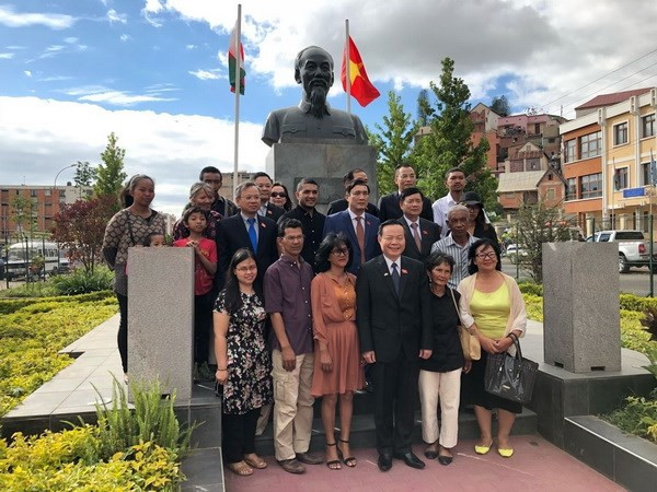 Compatriotas en extranjero son una parte inseparable del pueblo vietnamita, sostuvo vicepresidente del Parlamento ảnh 1 Compatriotas en extranjero son una parte inseparable del pueblo vietnamita, sostuvo vicepresidente del Parlamento ảnh 1