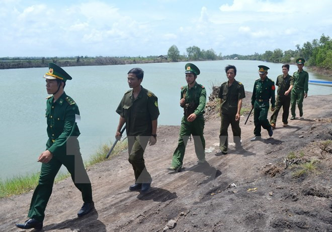 Viceministro de Defensa de Laos visita escuela de la fuerza guardafronteriza de Vietnam ảnh 1 Viceministro de Defensa de Laos visita escuela de la fuerza guardafronteriza de Vietnam ảnh 1