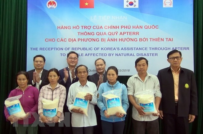 Sudcorea dona 10 mil toneladas de arroz a localidades vietnamitas afectadas de desastres naturales ảnh 1 Sudcorea dona 10 mil toneladas de arroz a localidades vietnamitas afectadas de desastres naturales ảnh 1