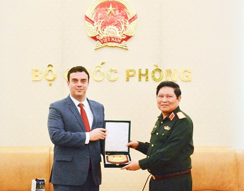 Embajador de Israel promete profundizar lazos con Vietnam en materia defensiva ảnh 1 Embajador de Israel promete profundizar lazos con Vietnam en materia defensiva ảnh 1