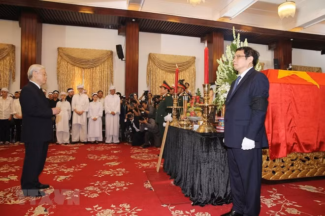  Inician acto fúnebre en memoria del exprimer ministro Pham Van Khai ảnh 1